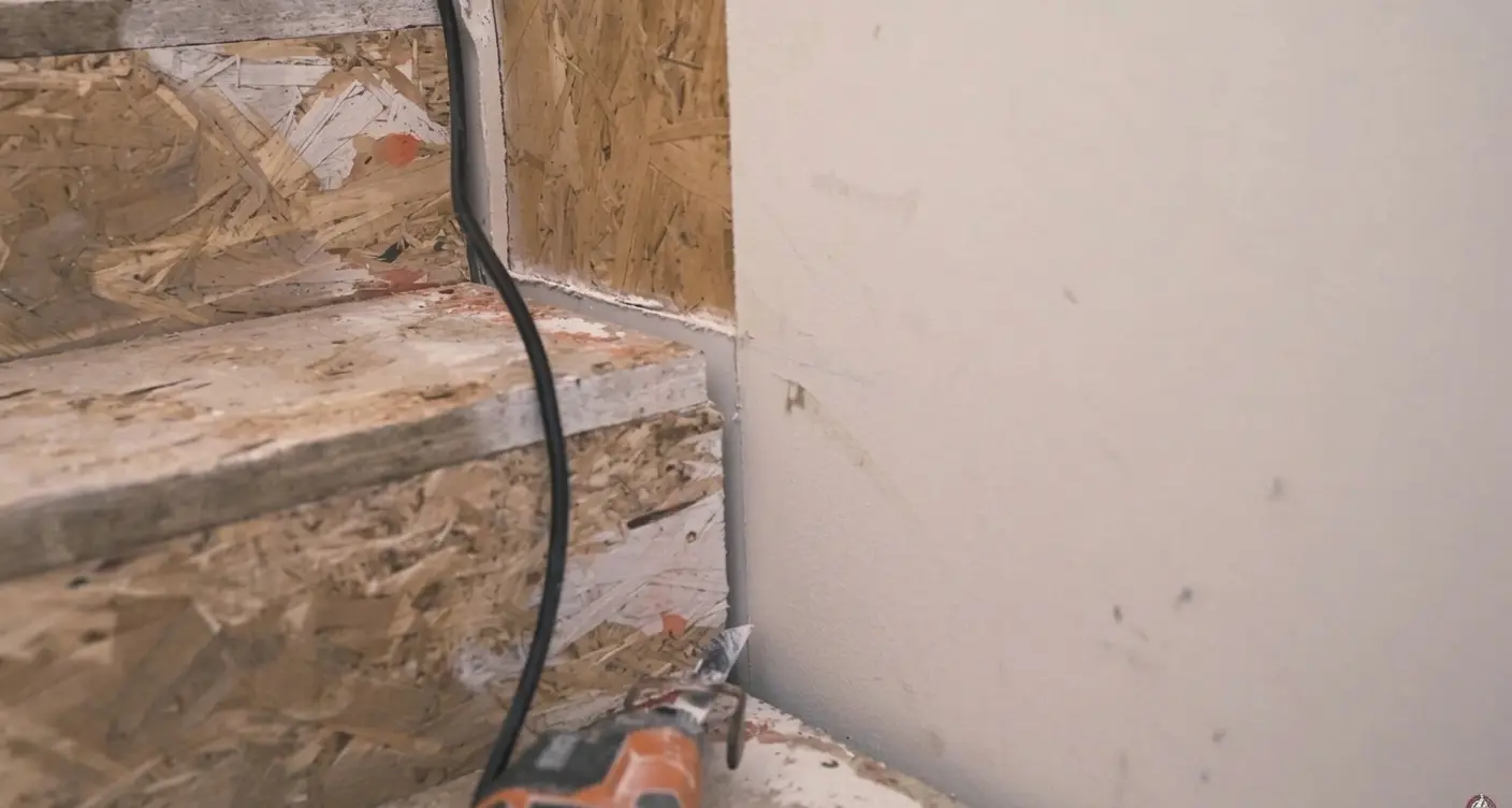 Water damage restoration drying timeline for a damp wall in San Diego