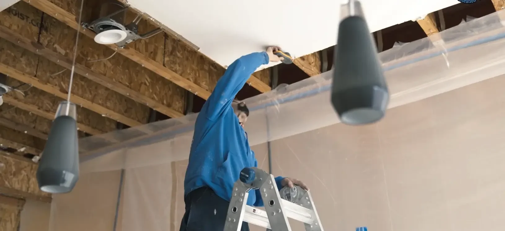 What to do in the first hour after water damage strikes your San Diego home