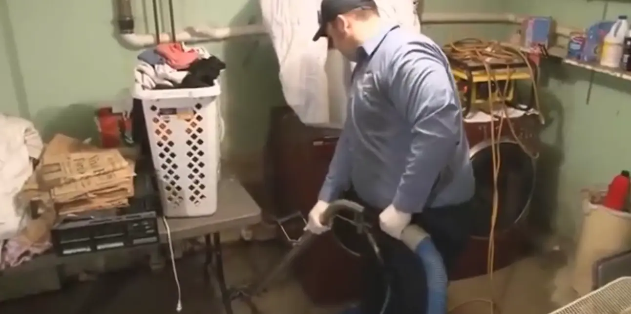 Water damage inspection and moisture assessment of a property in Los Angeles